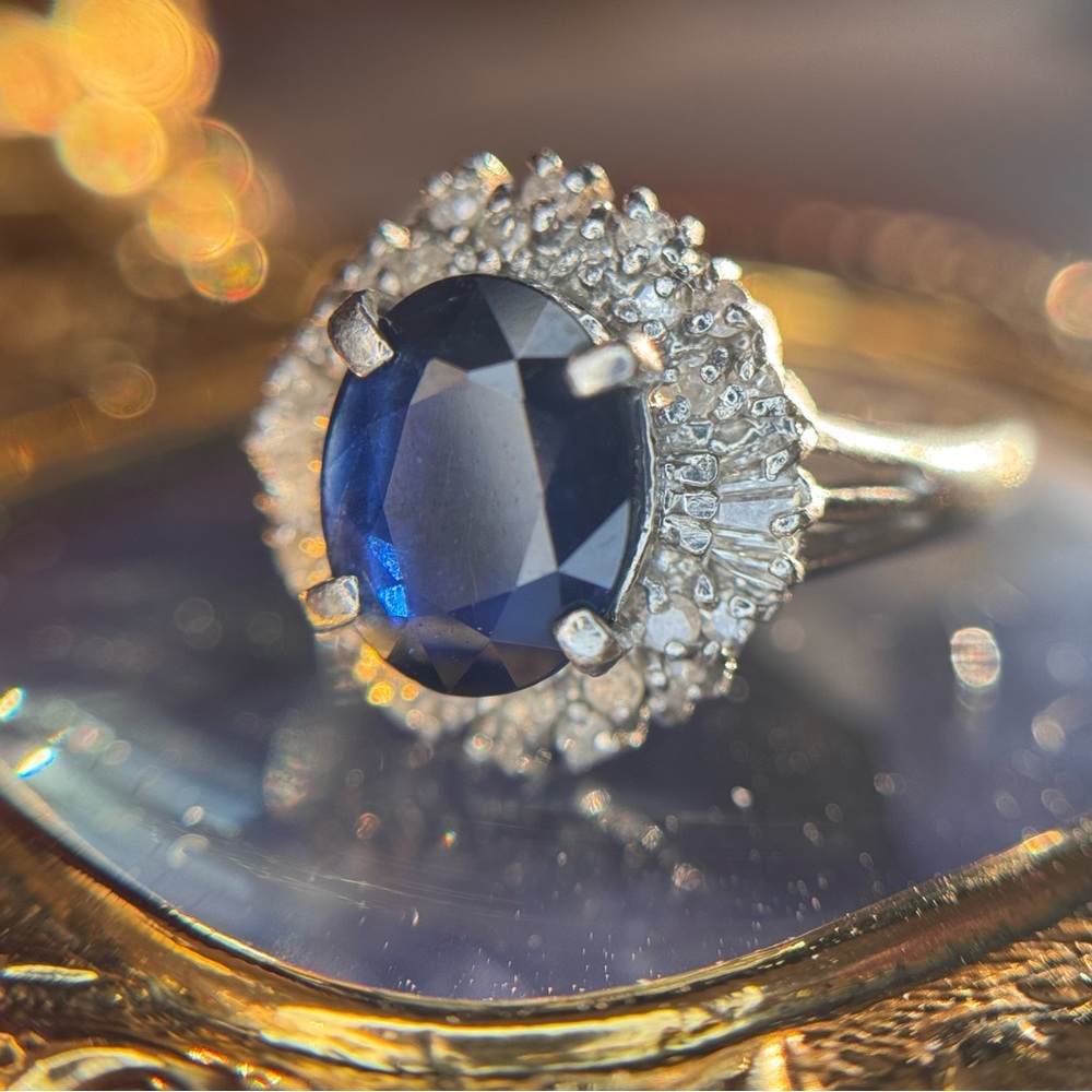 Vintage 2.29 ctw Oval Sapphire Diamond Ring set in 900 Platinum